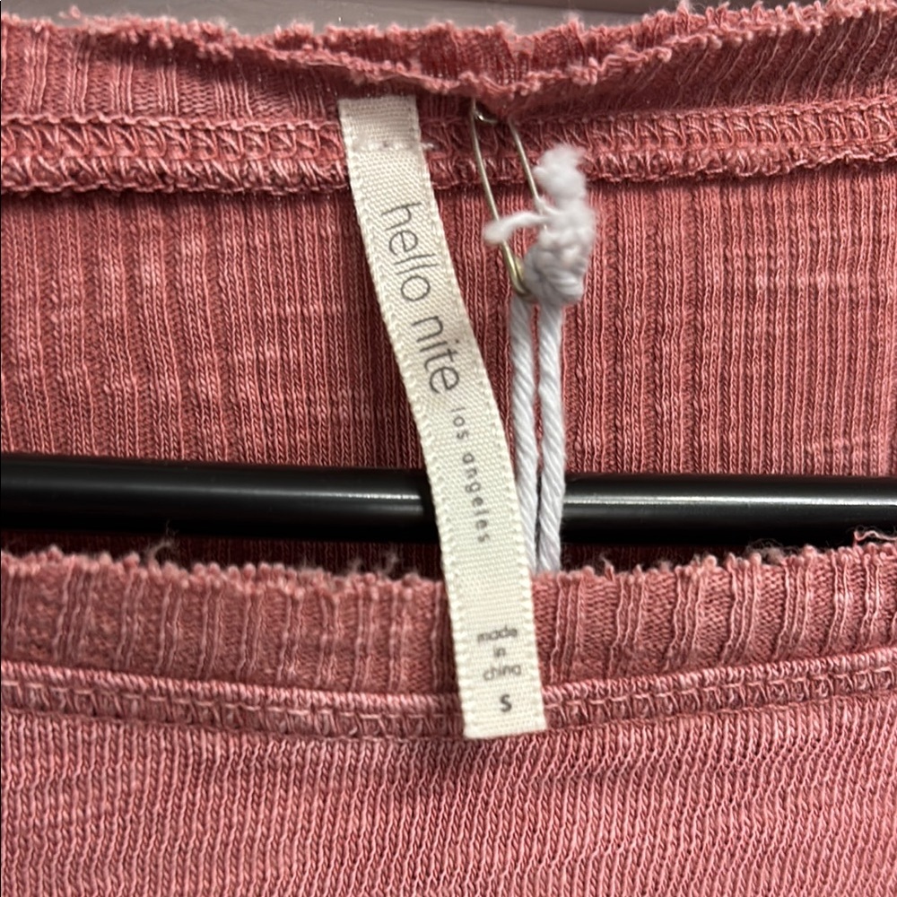 Women’s red “washed” look. Free people vibes - Picture 2 of 7
